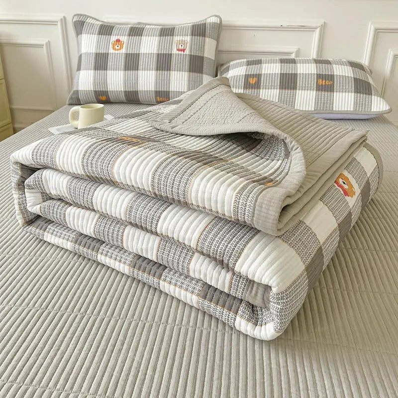 Garderion Quilted Bed Cover Three-Piece Set Garderion