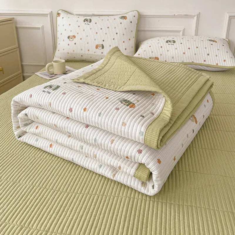 Garderion Quilted Bed Cover Three-Piece Set Garderion