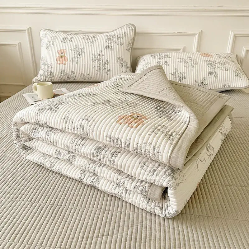 Garderion Quilted Bed Cover Three-Piece Set Garderion