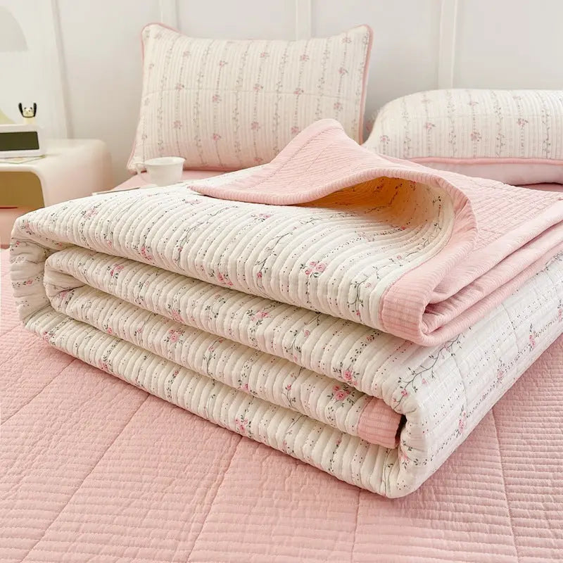 Garderion Quilted Bed Cover Three-Piece Set Garderion